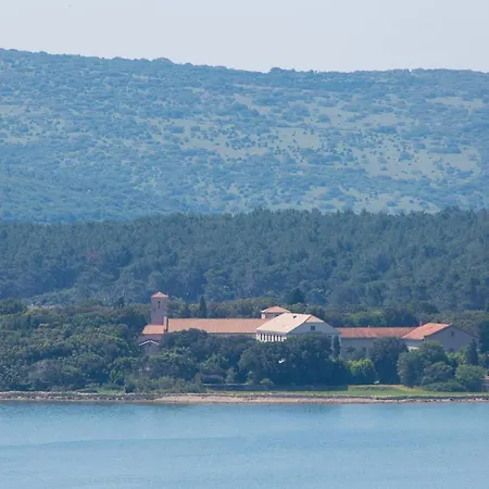 Two Bedroom With Terrace And Sea View Корнич