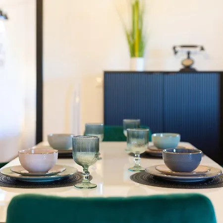Διαμέρισμα Two Bedroom With Terrace And Sea View *