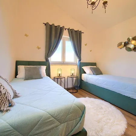 Two Bedroom With Terrace And Sea View * Kornić