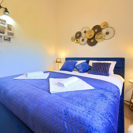 Two Bedroom With Terrace And Sea View *