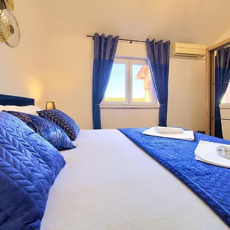 Two Bedroom With Terrace And Sea View * Kornić