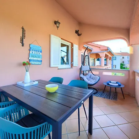 Two Bedroom With Terrace And Sea View Apartament