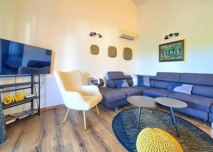 Two Bedroom With Terrace And Sea View Διαμέρισμα *