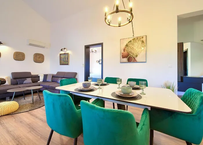 Two Bedroom With Terrace And Sea View Διαμέρισμα Kornić