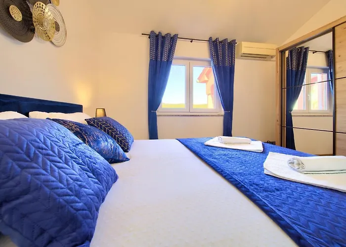 Two Bedroom With Terrace And Sea View * Kornić